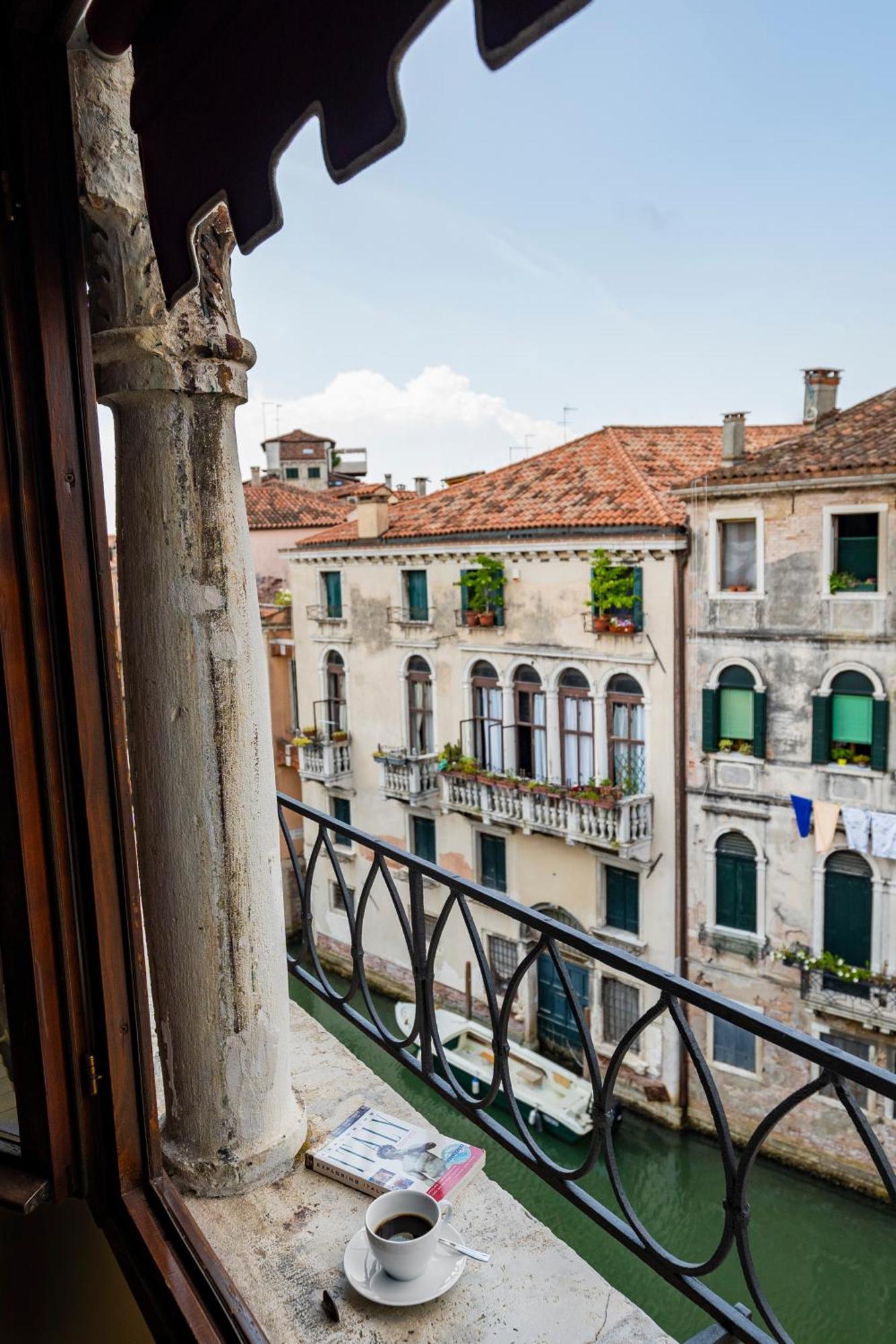 Palazzo Schiavoni Residenza D'Epoca & Suite-Apartments Venedig Eksteriør billede